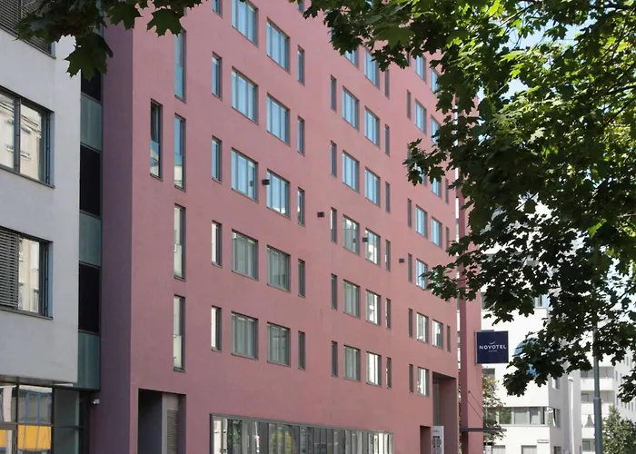 Hotel Novotel Donau 4*