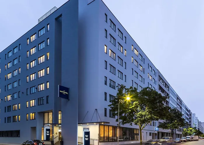 Novotel Donau 4*