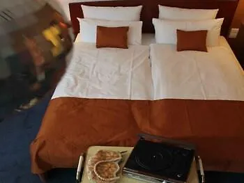 Отель Novotel Donau Вена