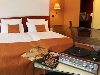 Отель Novotel Donau