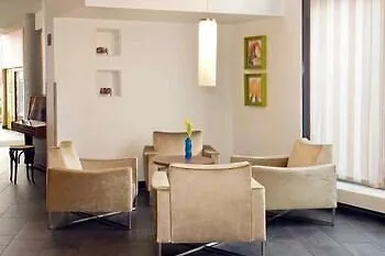 Novotel Donau ホテル 4*