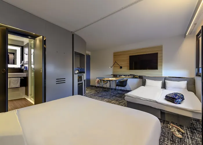 Novotel Donau Hotel 4*