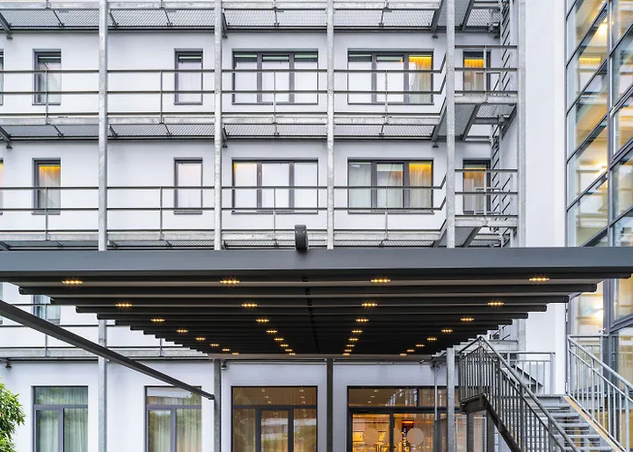 Novotel Donau Hotel 4*