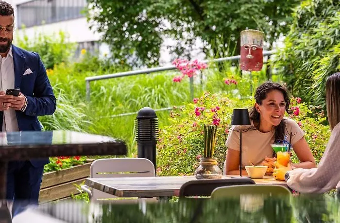 Novotel Donau מלון